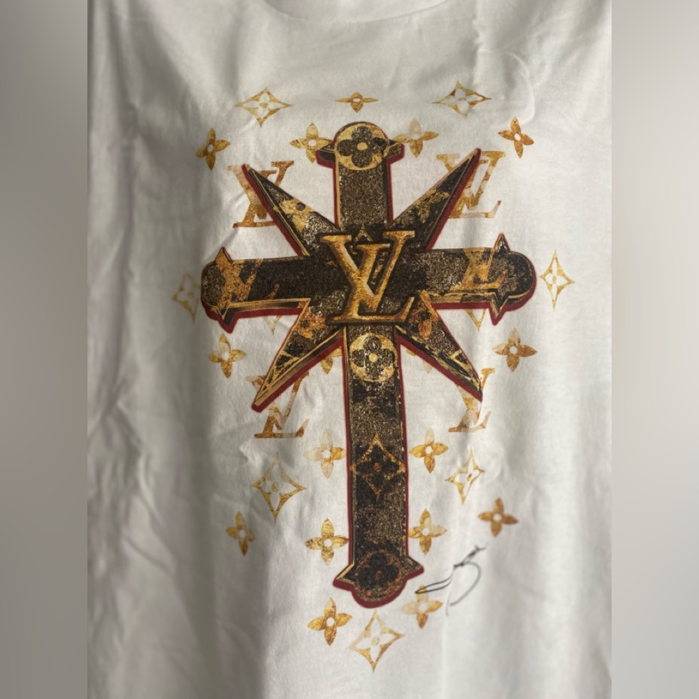 White short sleeve tee